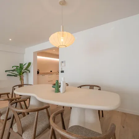 Apartment Bright And Beautiful With Sunny Balcony *